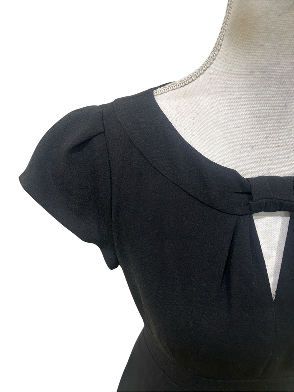 Nanette Lepore Black Fit-and-Flare Dress Bow Neckline cap sleeve lined size 6 - Picture 5 of 10
